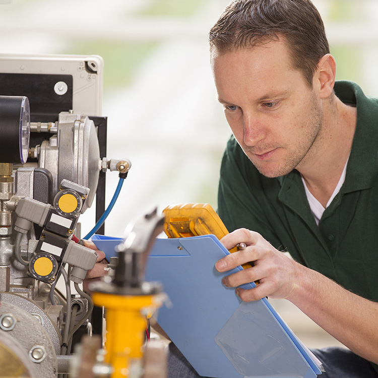 Electrical engineering practical training (advanced)